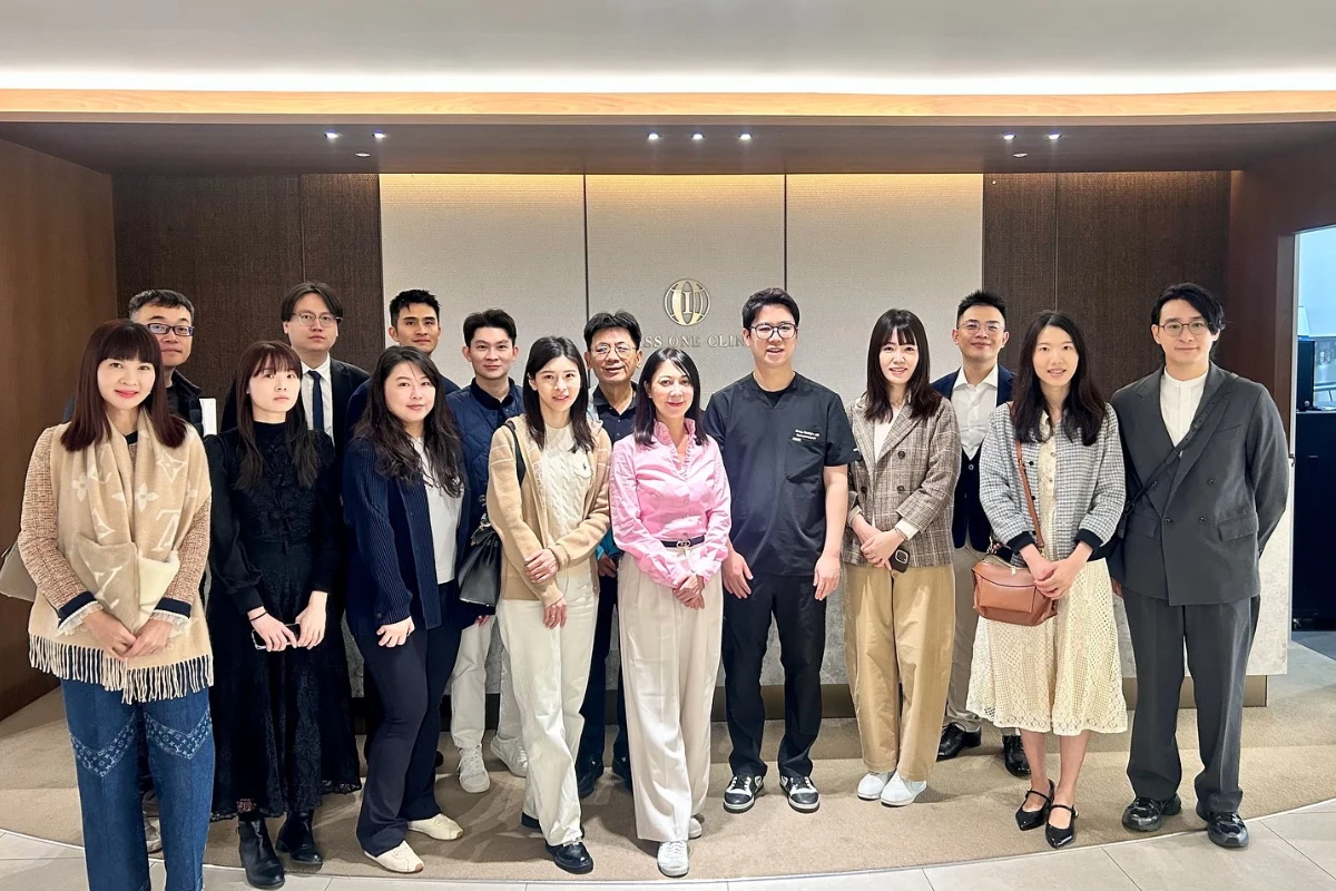 朝沐醫師團隊不定期參與國際學術交流與原廠培訓課程